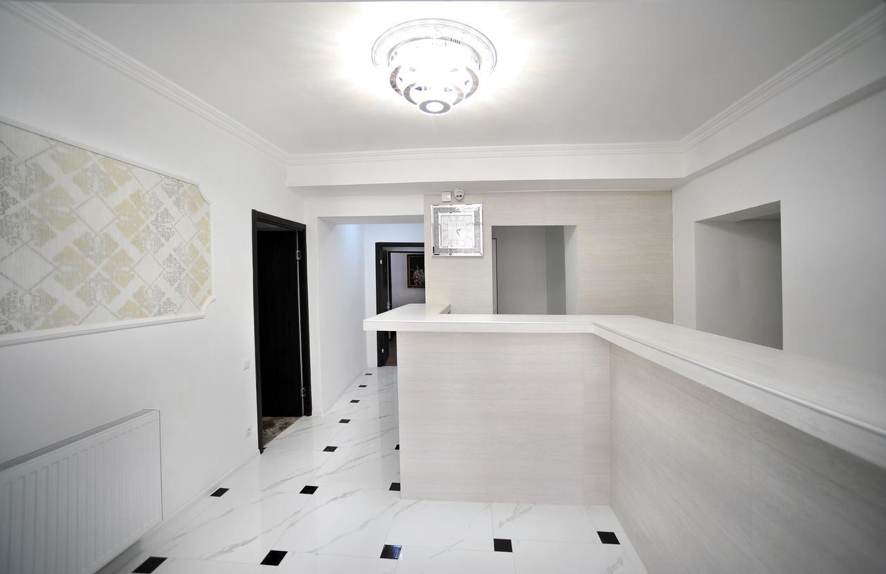Rk City Hotel Tbilisi Bagian luar foto