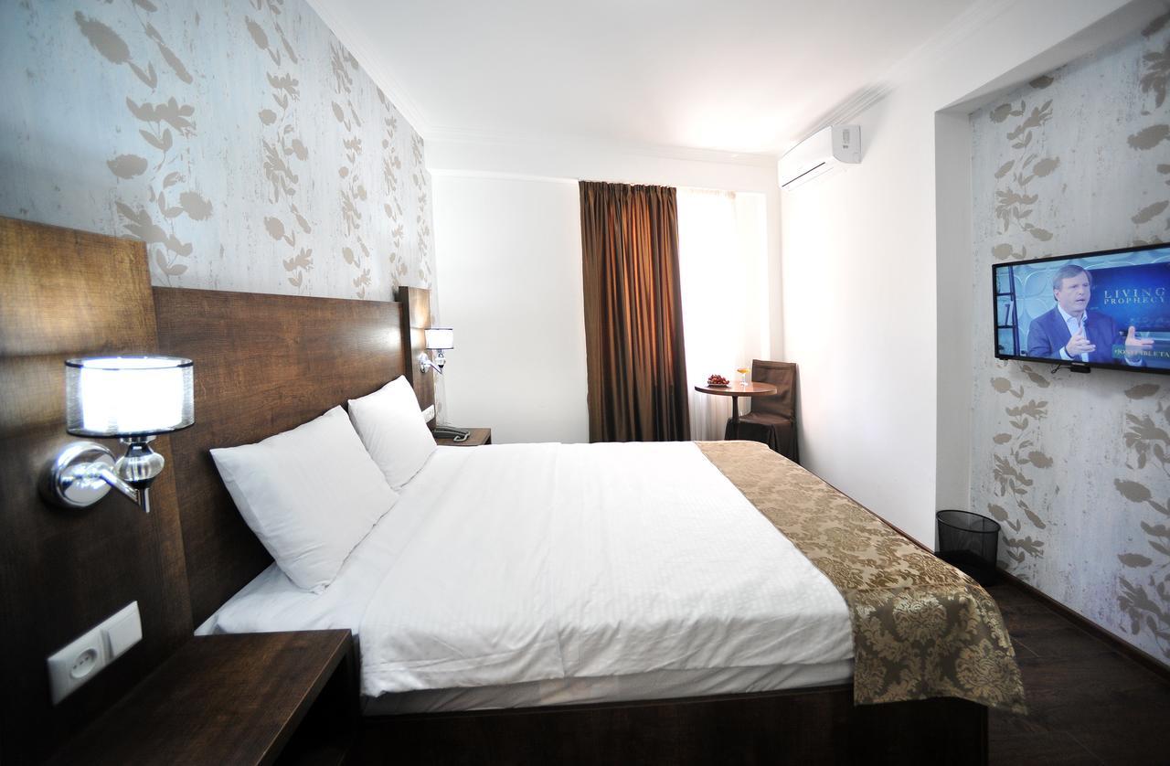 Rk City Hotel Tbilisi Bagian luar foto