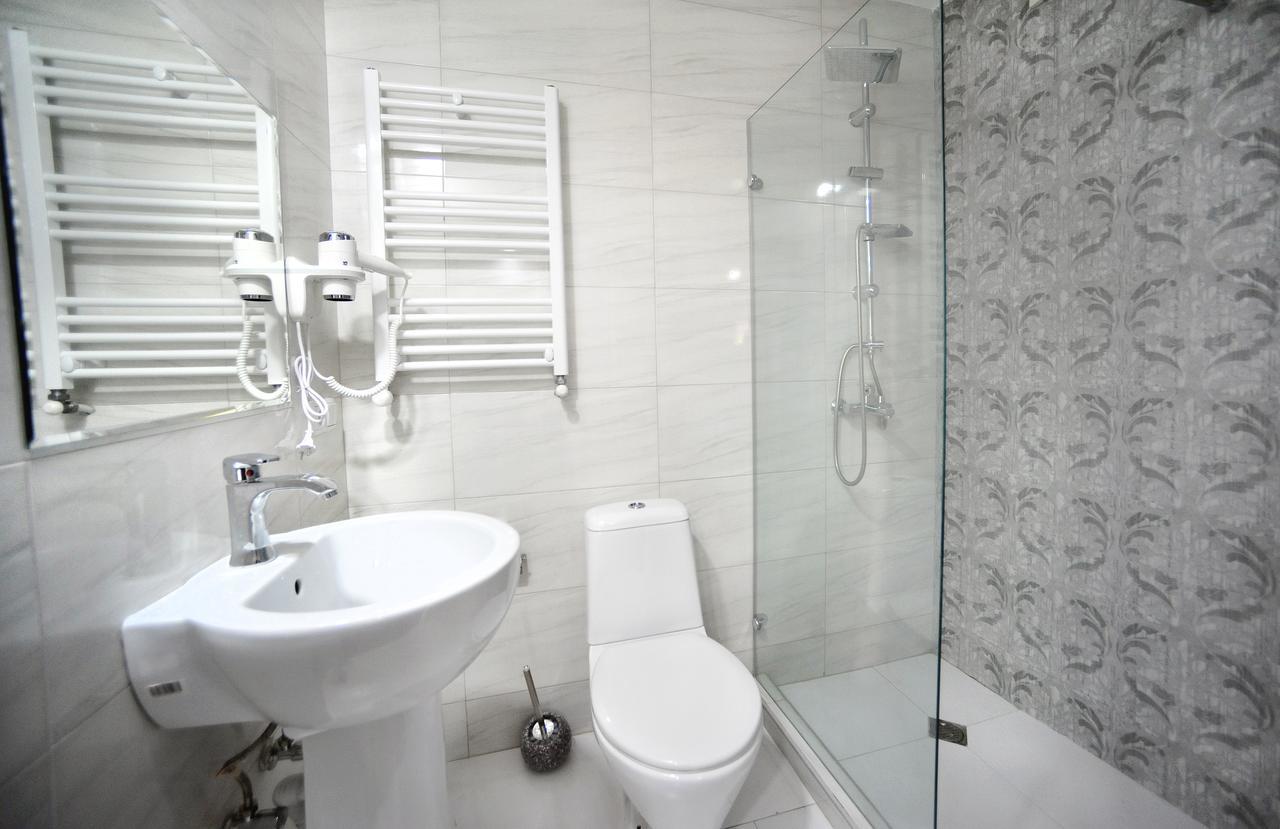 Rk City Hotel Tbilisi Bagian luar foto