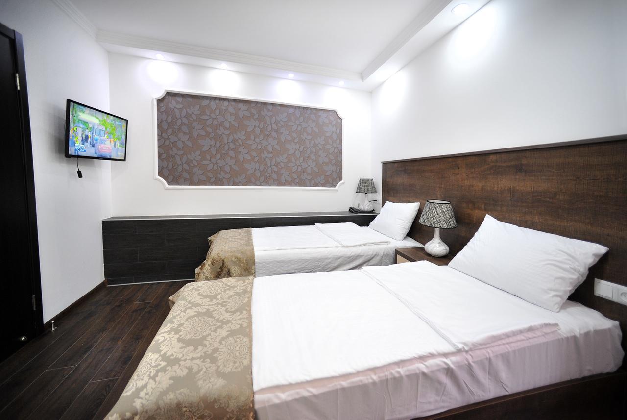 Rk City Hotel Tbilisi Bagian luar foto