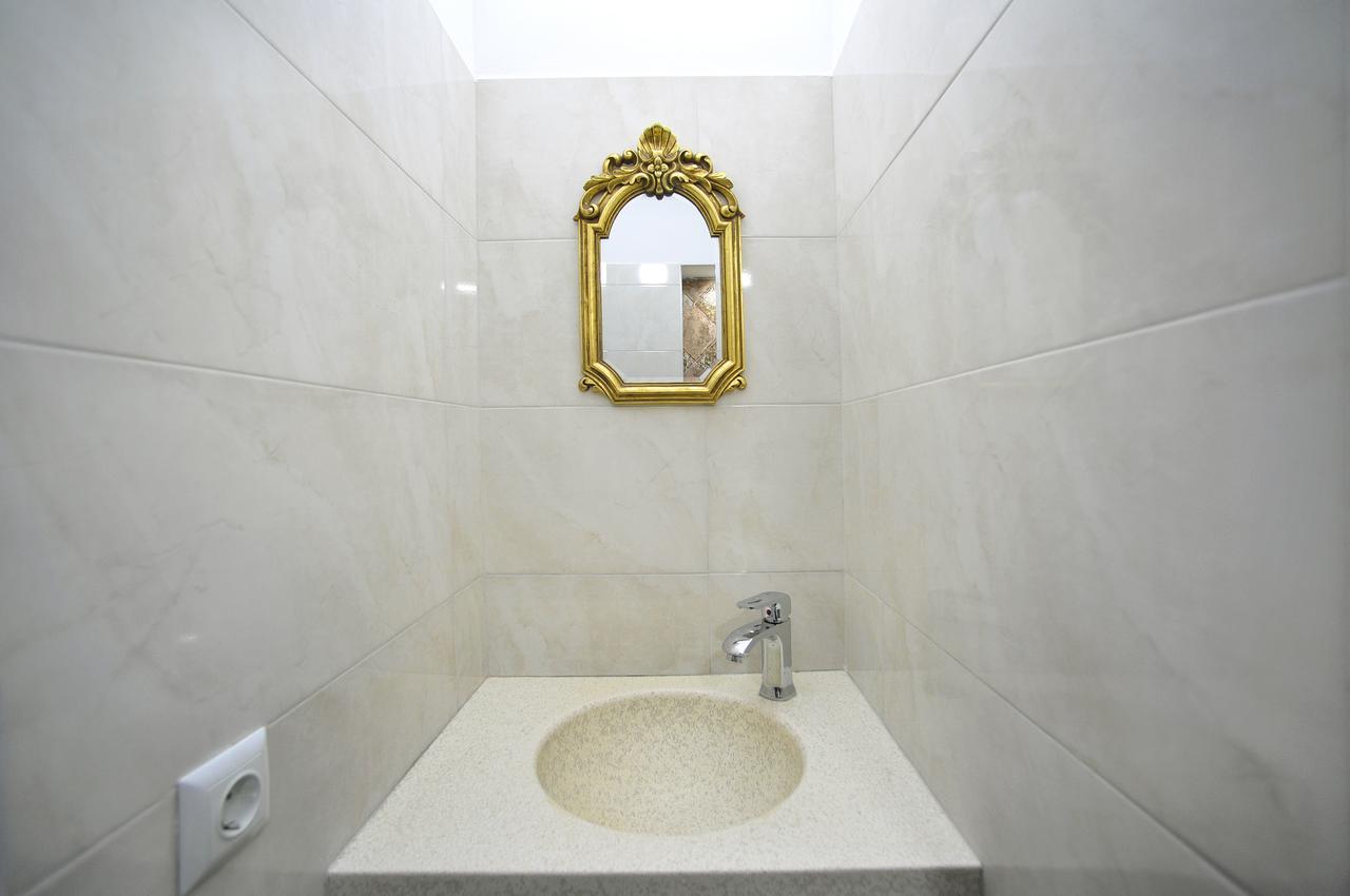 Rk City Hotel Tbilisi Bagian luar foto