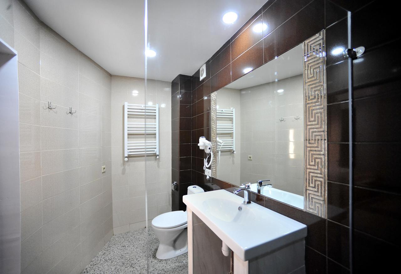 Rk City Hotel Tbilisi Bagian luar foto